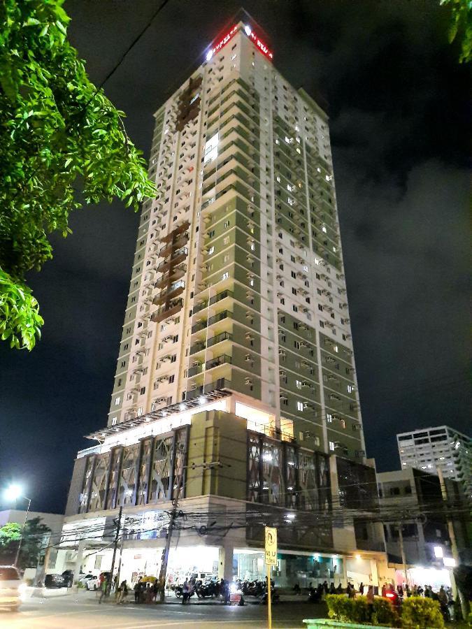1809 Sunvida Tower Condo Across Sm City Cebu Buitenkant foto